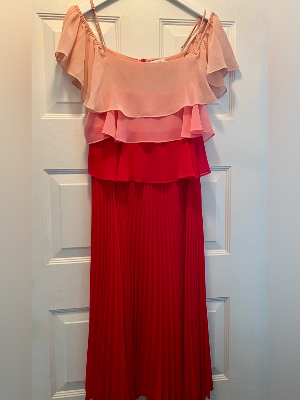 Delfi Collective Elegant, Convertible Neckline High End Chiffon Maxi Design♥️